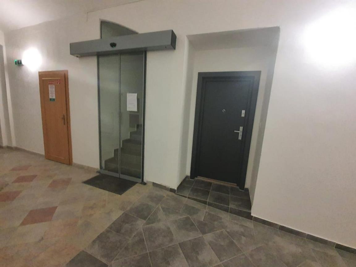 Monar Exclusive Center Free Parking In Garage Apartamento Košice Exterior foto